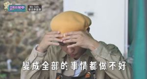 ▲炎亞綸因為出餐順序與二廚楊銘威爭執,加上外場事務繁忙,導致崩潰獨自到一旁冷靜。(圖/來吧營業中官方YT) ▲炎亞綸因為出餐順序與二廚楊銘威爭執,加上外場事務繁忙,導致崩潰獨自到一旁冷靜。(圖/來吧營業中官方YT)