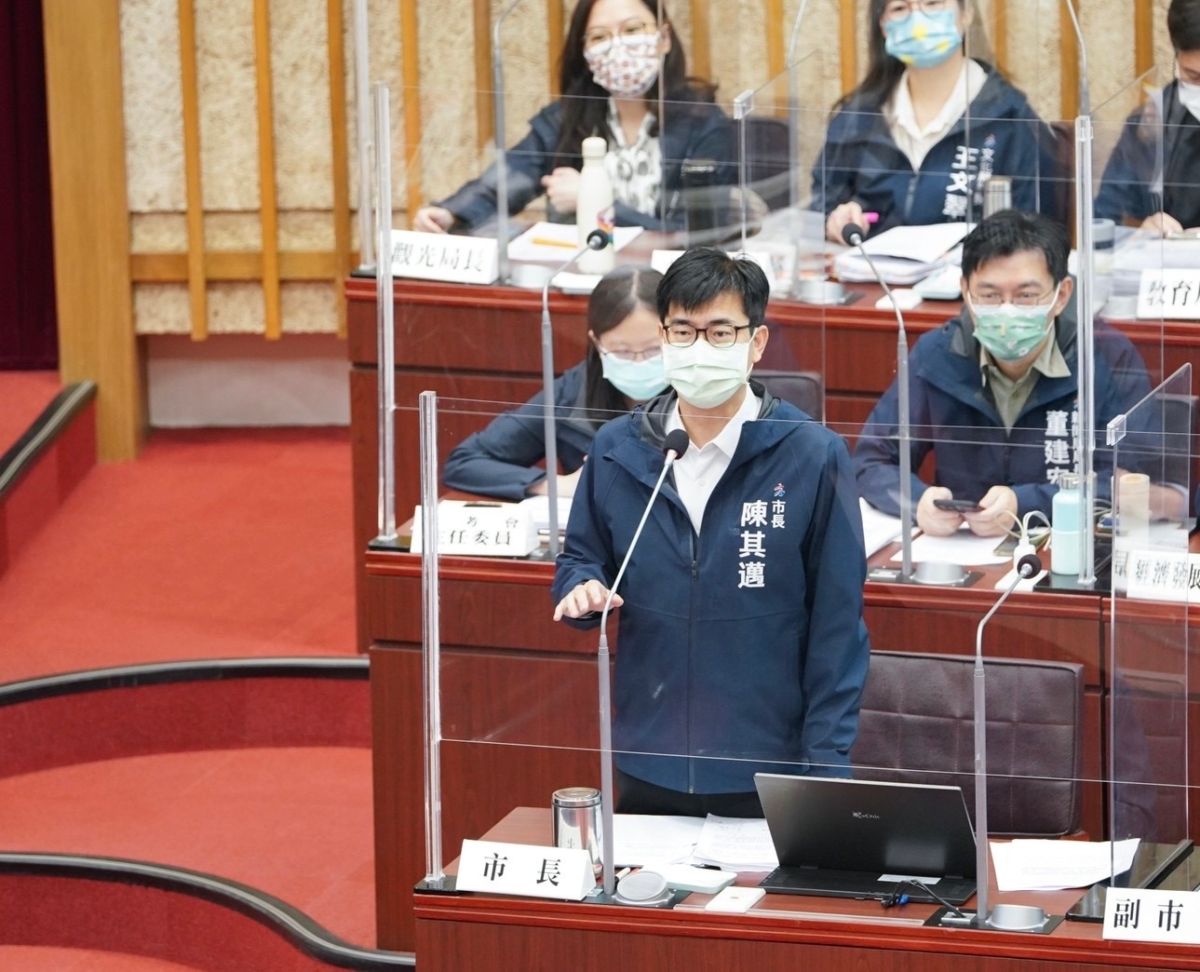 ▲陳其邁認為，以篩代隔可以減輕人民在居家隔離的不便，又可以把風險控制在一定的範圍。（圖／高雄市政府提供）