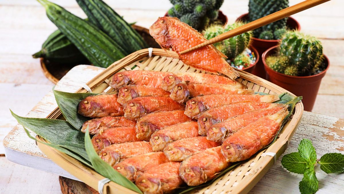 ▲50樓Café將推出「澎湖海鮮吃到飽」，包括澎湖特有的海魚野生紅新娘，酥炸吃最道地。（圖／業者提供）