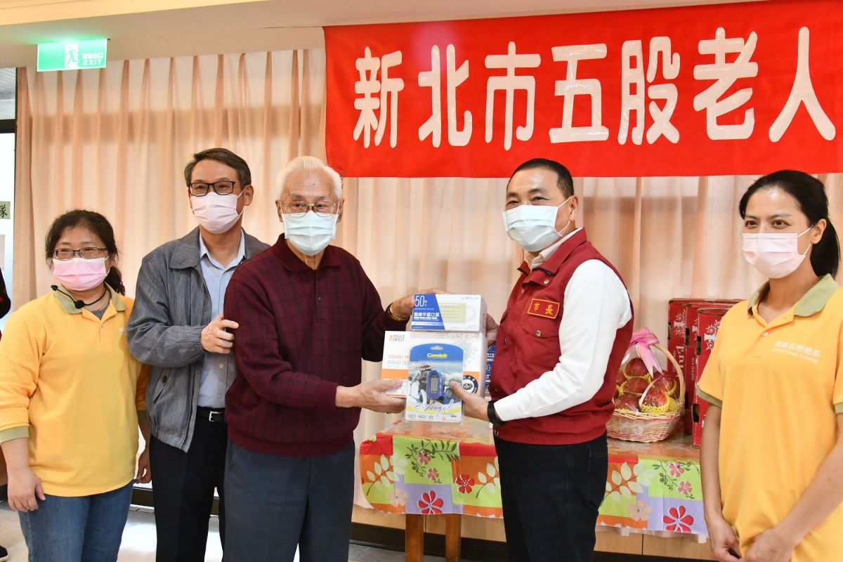 ▲新北市長侯友宜今（16）日表示，一定會跟家長、跟學校做充分的溝通，全力以赴保護孩子的健康、守護校園安全。（圖／新北市政府提供）