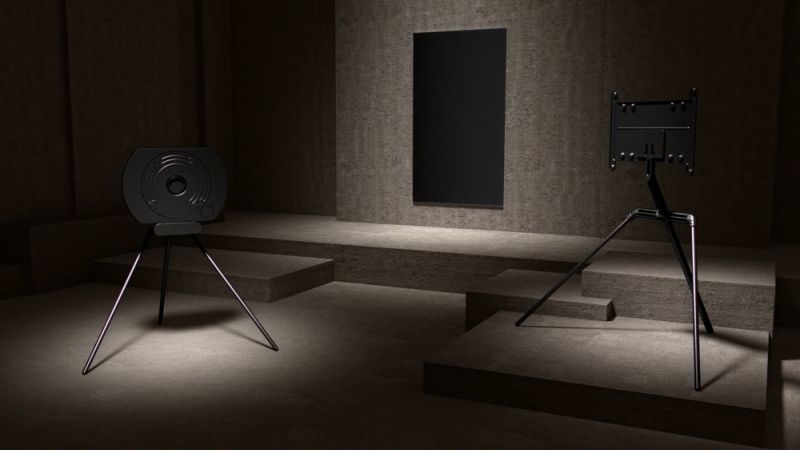 ▲「伸縮零間隙壁掛架」讓電視不再只能以一個方向固定牆面。(圖/品牌提供)