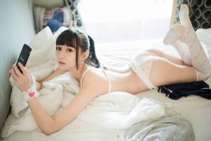 ▲本本釋出趴床福利。(圖/本本IG) ▲本本釋出趴床福利。(圖/本本IG)