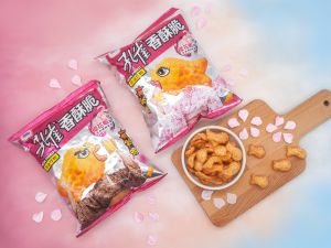 經典零食傳承30年　孔雀香酥脆「櫻花蝦口味」誕生
