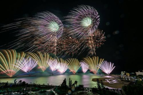 ▲不少人推薦澎湖等離島地區非常適合去旅遊，像是近幾年澎湖花火節非常夯，旺季機票都是非常難訂。（圖／澎湖縣政府旅遊處提供）