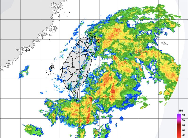▲南方雲系帶來的強對流，從台灣東部近海通過北上，今日東半部地區天氣不穩定，宜蘭要留意有局部大雨。（圖／翻攝中央氣象局官網）