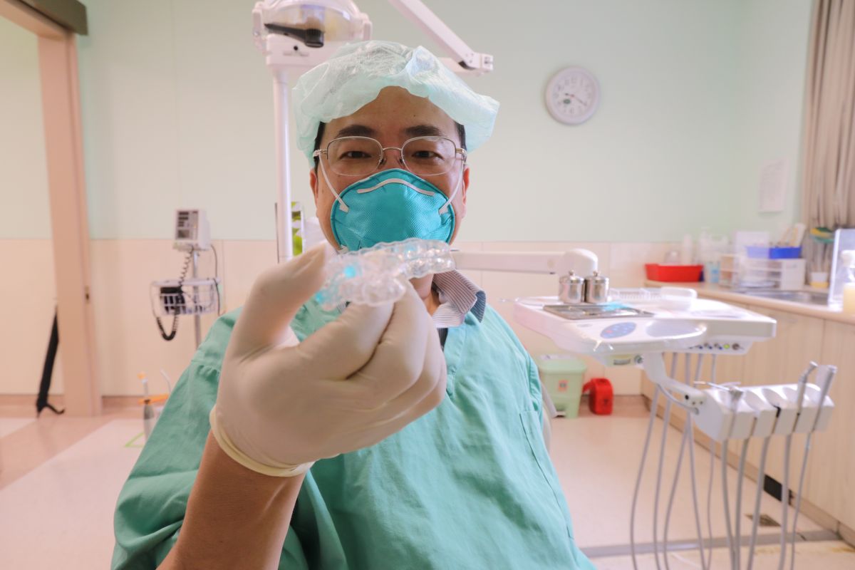 ▲打造合適的止鼾牙套，睡眠時打鼾聲變小，頻率及次數也顯著改善，睡眠品質變好。(圖／醫院提供2022.5.19)