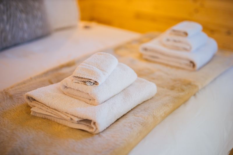 ▲毛巾是每個人每天清潔身體必備的生活用品，但是使用後要掛在哪裡卻是一門學問。（示意圖，非當事人／取自unsplash）
