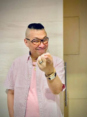 ▲「時尚教父」洪偉明姊姊洪偉珠病逝。(圖/洪偉明臉書) ▲「時尚教父」洪偉明姊姊洪偉珠病逝。(圖/洪偉明臉書)