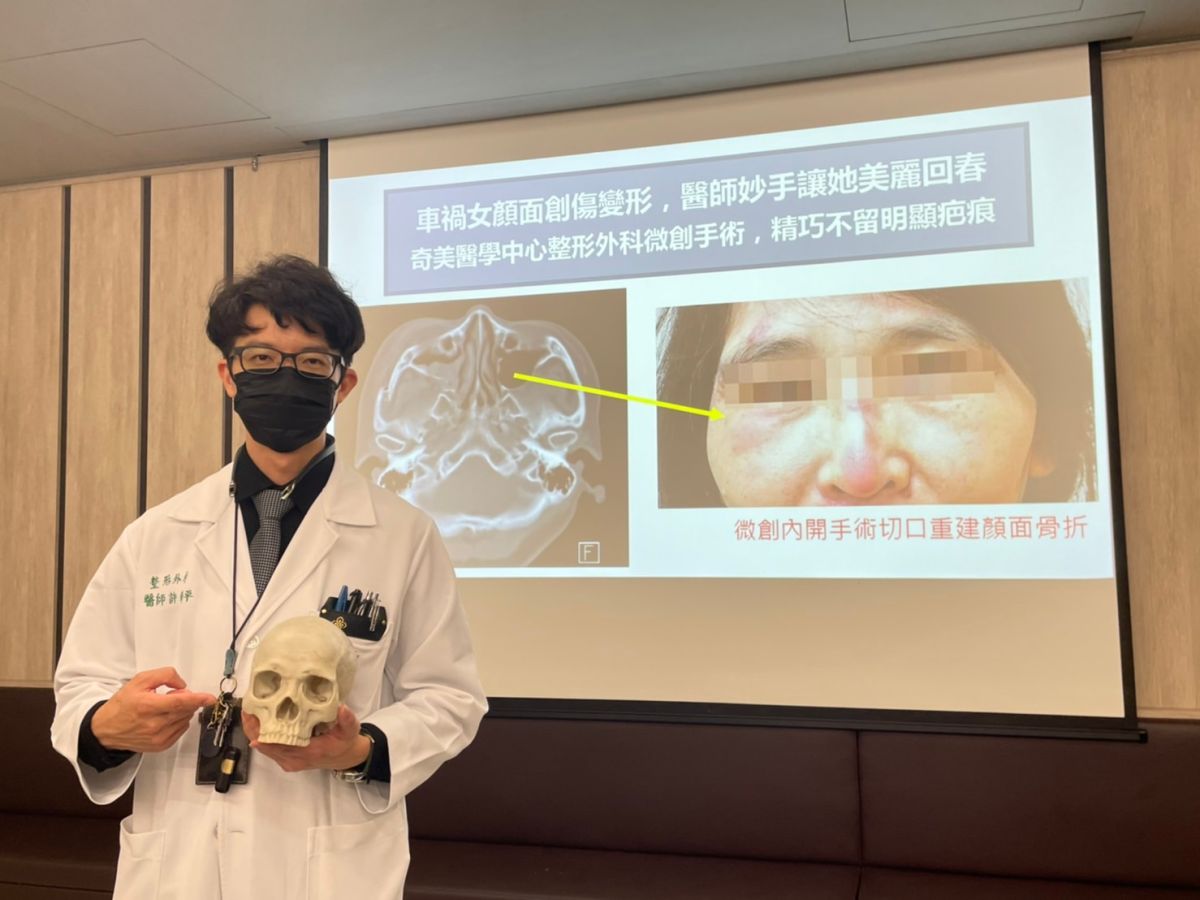 ▲奇美醫學中心整形外科主治醫師許翰平表示，新型微創手術，可不留明顯疤痕，為創傷病人新選擇（圖／記者林怡孜攝，2022,05,20）