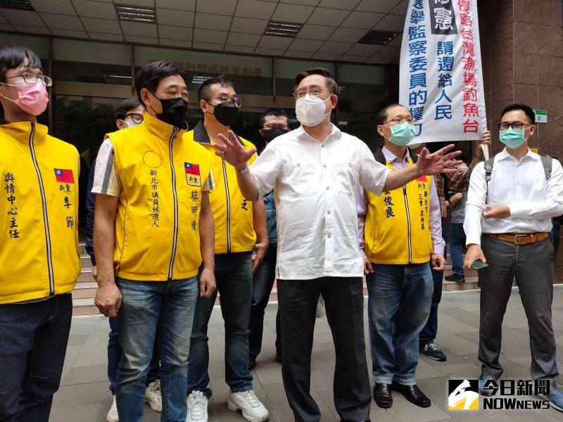 痛批蔡英文執政6週年「乏善可陳」 新黨怒吼陳時中下台 ▲蔡英文執政滿6週年,適逢本土疫情即將邁入高峰,新黨今(20)日前往疾管署前抗議。(圖/記者許若茵攝,2022.05.20)