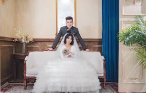 ▲大牙夫婦挑選婚紗非常隨興,都交由專業團隊決定。(圖/韓國藝匠提供) ▲大牙夫婦挑選婚紗非常隨興,都交由專業團隊決定。(圖/韓國藝匠提供)