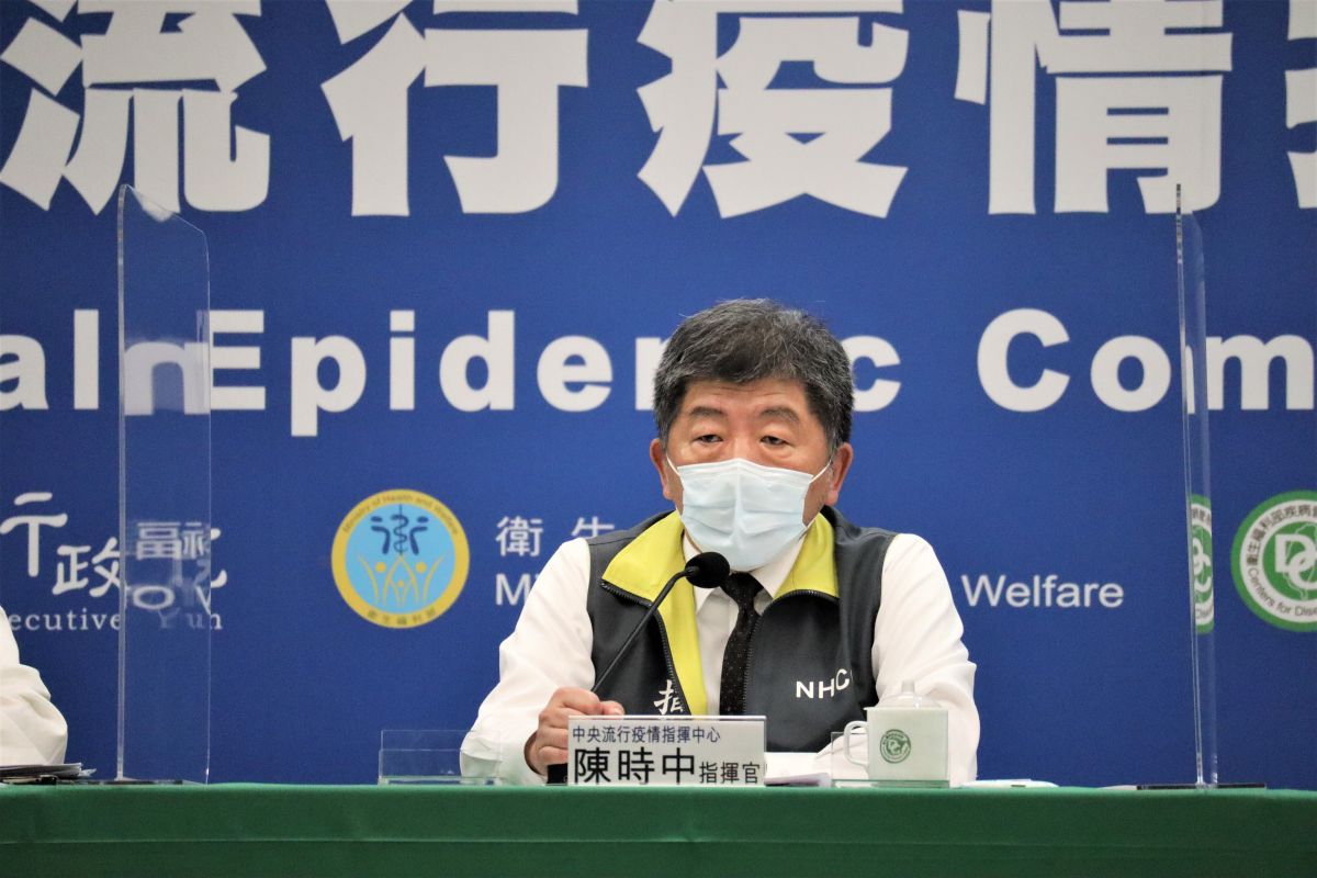 ▲中央流行疫情指揮中心今天（25日）宣布，國內新增76例死亡個案，年齡介於30多歲到90多歲，有31例從未接種過疫苗。（圖／指揮中心提供）