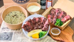 ▲瀧厚推出「買1送3」,買7盎司板腱牛排390元,再送7盎司板腱牛排、牛肝菌菇燉飯、巧達玉米濃湯,免四百元能爽吃兩份牛排,去年推出後門市電話被打爆。(圖/業者提供) ▲瀧厚推出「買1送3」,買7盎司板腱牛排390元,再送7盎司板腱牛排、牛肝菌菇燉飯、巧達玉米濃湯,免四百元爽吃兩份牛排。(圖/業者提供)