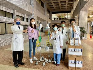 ▲賈永婕和員工自掏腰包,送了3台就命神器給醫護。(圖/翻攝賈永婕FB) ▲賈永婕和員工自掏腰包,送了3台就命神器給醫護。(圖/翻攝賈永婕FB)