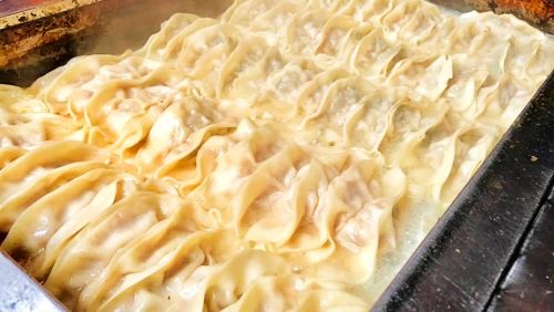 ▲水餃成為不少人家中必備的糧食，不過煮水餃的「水」，大家會喝掉還是倒掉呢？（示意圖／民眾提供）