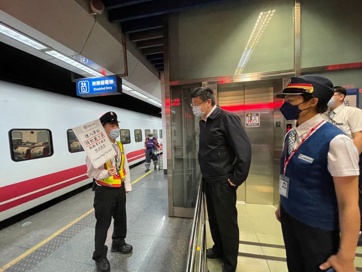 ▲交通部台灣鐵路管理局元旦正式改制為台鐵公司，首任董事長杜微稱在成立之初，會先把安全及服務做好。（圖／台鐵局提供）