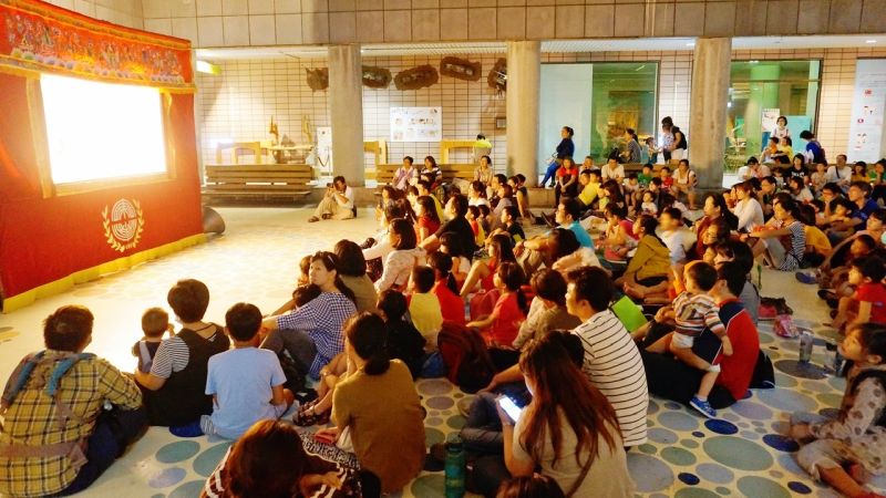漢餅名店舊振南攜手兒童美術館 精彩皮影戲共創親子時光 ▲舊振南邀請「觀音山東華皮影劇團」帶來精彩的皮影戲「白蛇傳-靈芝救夫」演出。(圖/舊振南提供)