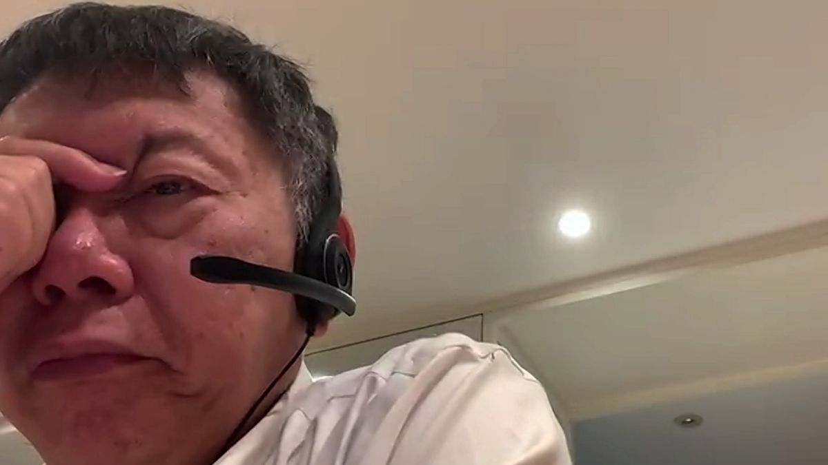 ▲台北市長柯文哲22日確診後，23日上午仍舊照常透過視訊方式參與市府相關會議，不過看得出確診已經對柯文哲的身體狀況造成影響。（圖／台北市政府提供）