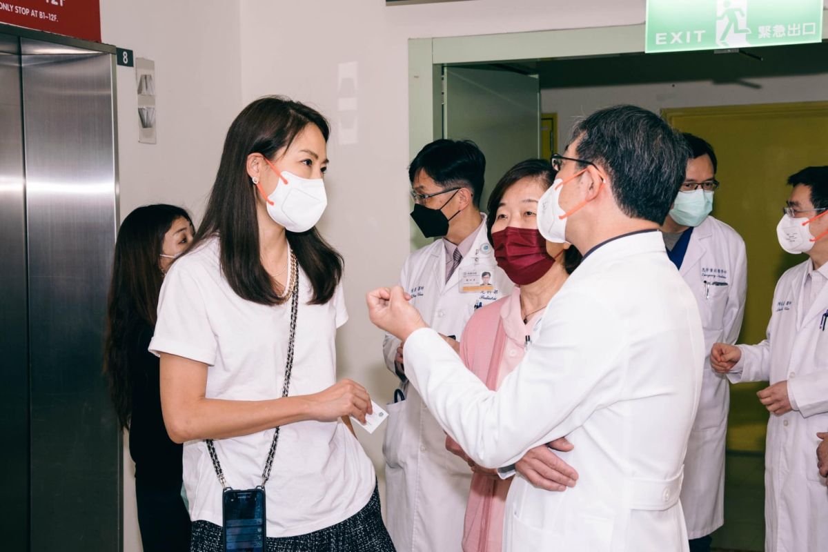 ▲賈永婕突接醫院電話「嬰兒插管急救沒機器」　火速出手救人。（圖／翻攝自《賈永婕的跑跳人生》）