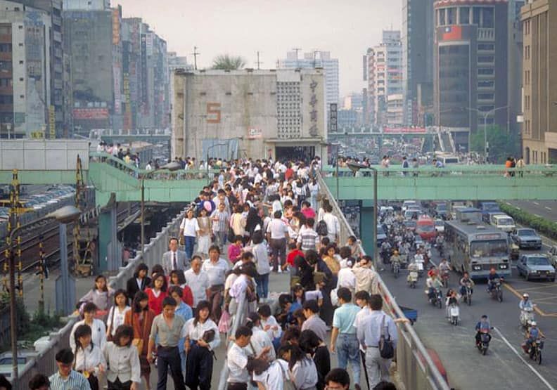 30年前台北街景曝光！不見「低頭族」　網嘆：時代的眼淚
