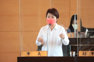 好棒棒民調總在市政出包後出現?綠營質疑盧秀燕搞內宣 ▲盧秀燕霸氣回應市議員對民調大內宣的指控。(圖/台中市政府提供,2022.05.25)