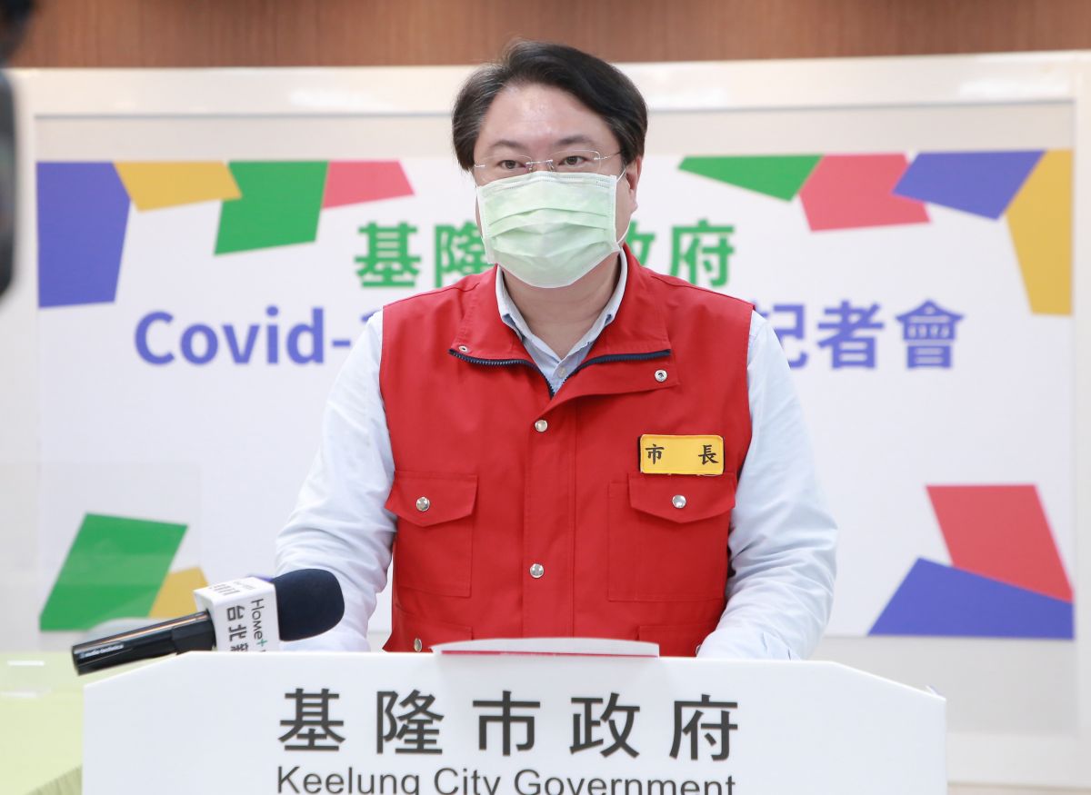 ▲基隆市內某精神科醫院近日院內COVID-19（2019冠狀病毒疾病）群聚，1日至今共108人確診，已採就地隔離照護，市府已協助管控，防止疫情擴散。（圖為基隆市長林右昌／基隆市政府提供）