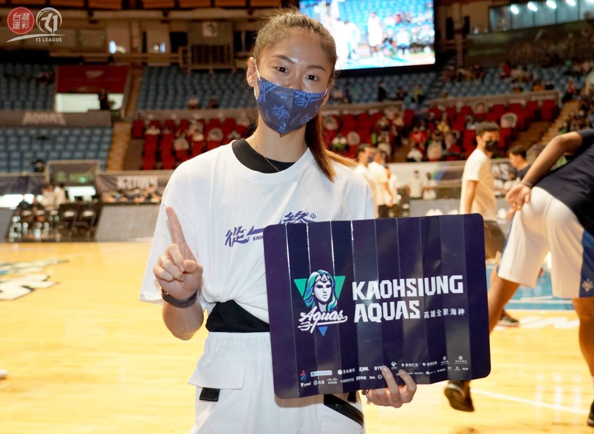 ▲空手道小清新文姿云到場為海神加油。（圖／T1提供）