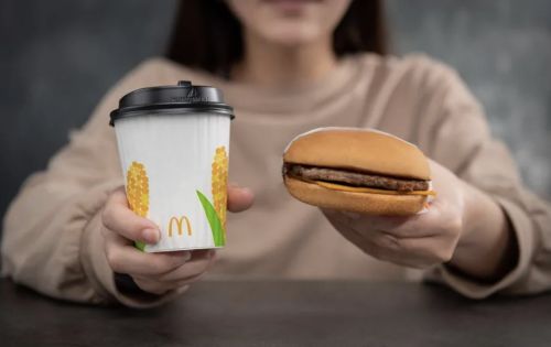 ▲玉米濃湯搭配漢堡的組合,在全球麥當勞只有台灣會出現。(圖/資料照) ▲玉米濃湯搭配漢堡的組合,在全球麥當勞只有台灣會出現。(圖/資料照)