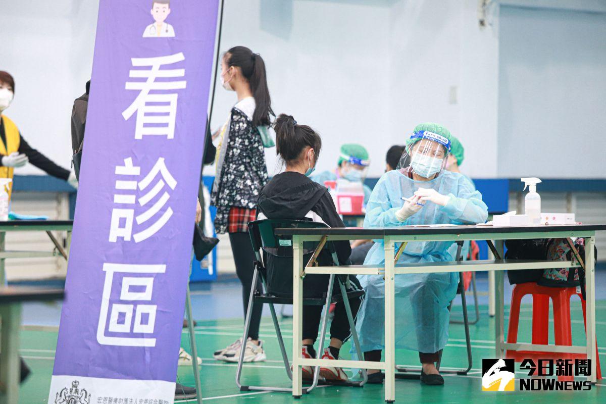 ▲2023年將至，回首2022年十大疫情新聞，台灣走到邊境解封、第一階段口罩鬆綁，疫情終於露出曙光。（圖／記者葉政勳攝 , 2022.05.26）