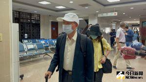 楊志良 馮媽媽 國賠 北院 北檢 ▲前衛生署長楊志良與死者家屬馮媽媽。(圖/記者潘千詩攝,2022.05.26)