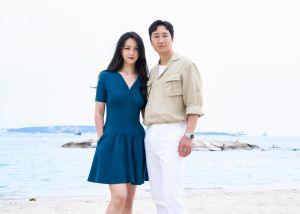 ▲湯唯跟朴海日(右)赴坎城影展。(圖/車庫娛樂) ▲湯唯跟朴海日(右)赴坎城影展。(圖/車庫娛樂)