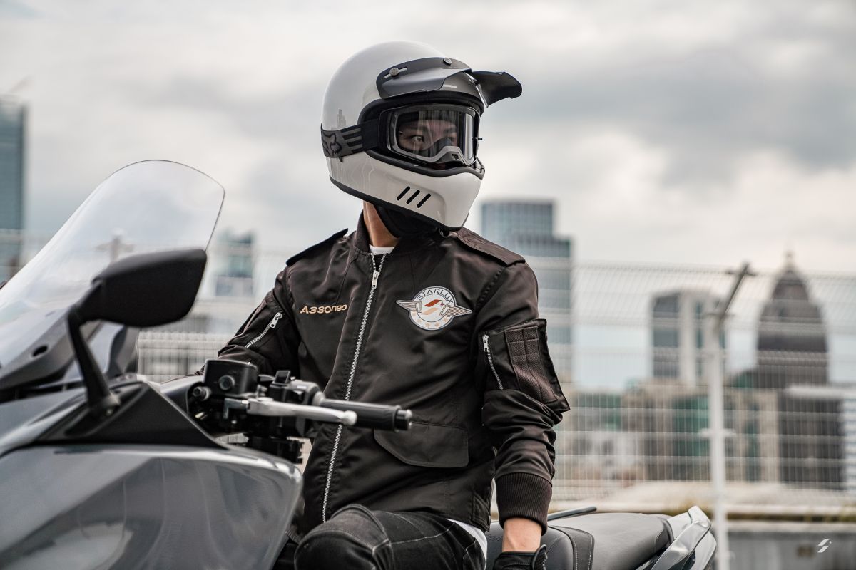 ▲星宇航空為歡慶6月1日A330neo啓航，將於明（27）日開始販售星宇迷們期待已久的飛行夾克2.0。（圖／星宇提供）