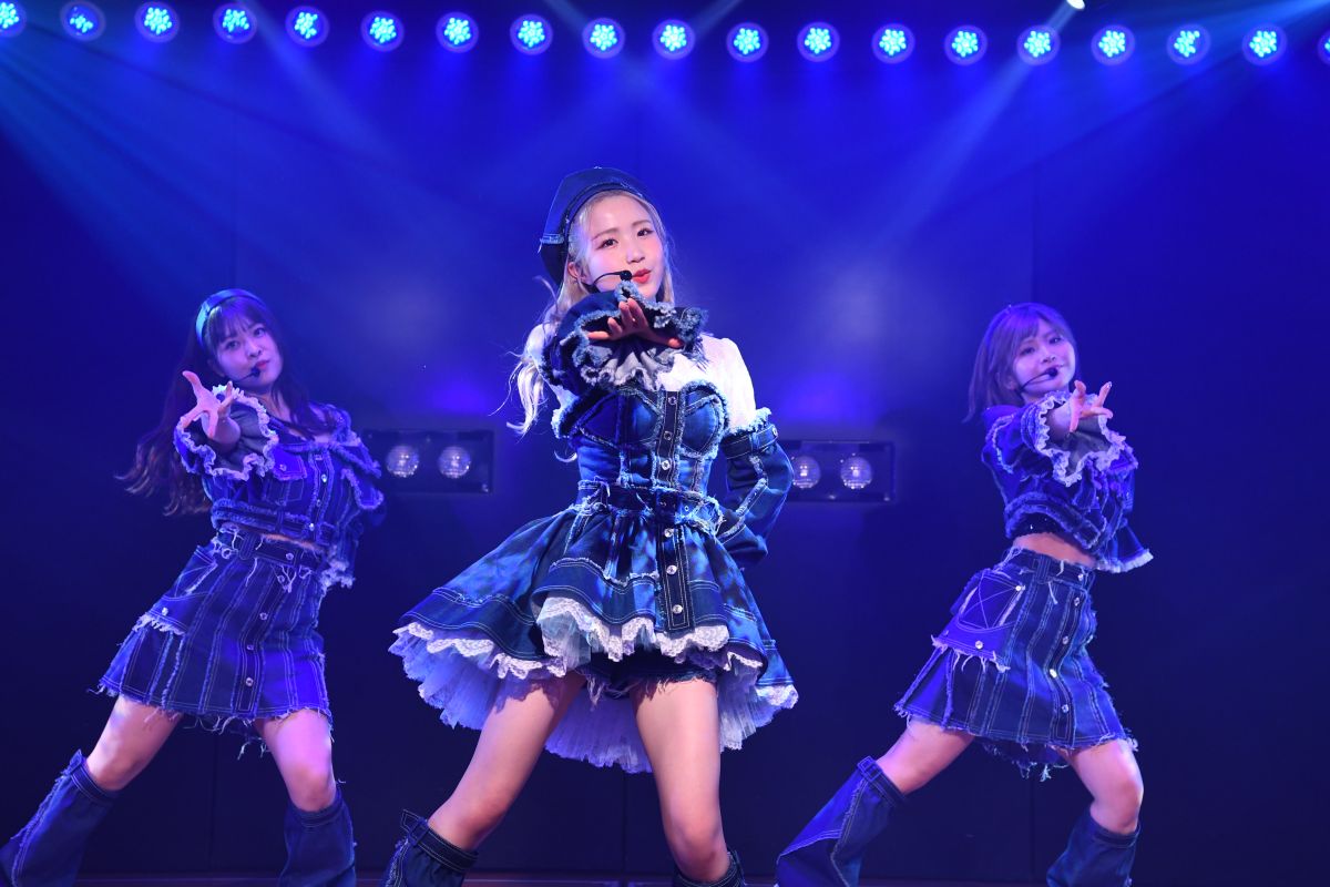 ▲本田仁美（中）首次登上AKB48的中心位置。（圖／AKB48，KING RECORDS，You, Be Cool!）