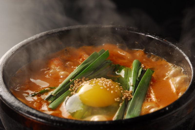 ▲主婦們建議，料理韓式鍋物時，可以先將泡菜開封幾天，增加泡菜的酸度。（示意圖／取自photo AC）
