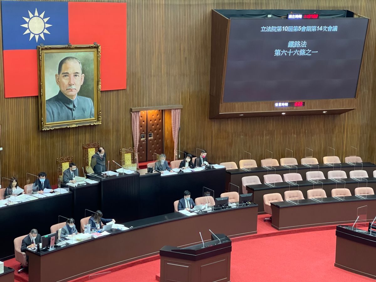 ▲立法院今日三讀通過修正《鐵路法》部分條文，將鐵道局入法，明定監理權責。（圖／記者王敏旭攝，2022.05.27）
