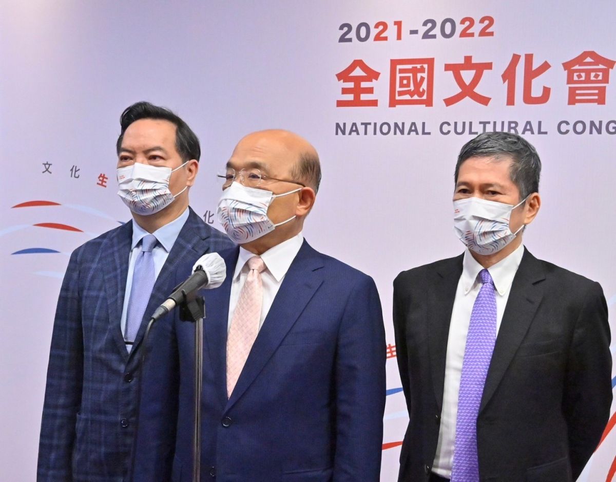 ▲行政院長蘇貞昌指出，快篩劑不宜用在0歲到2歲幼兒童，但領取的家長可以使用。（圖／行政院提供）