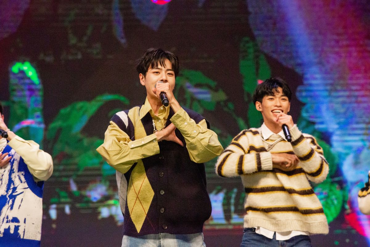 ▲《原子少年》的林佳辰（中）是隊內的顏值天花板。（圖／野火娛樂提供）