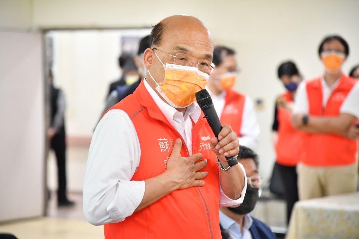 ▲外界期待是否7月脫口罩、8月鬆綁邊境，行政院長蘇貞昌指出，由指揮中心斟酌。（資料圖／行政院提供）