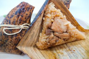 粽子包啥是死罪？他咬到「1物」秒丟　全場認同：吃不下
