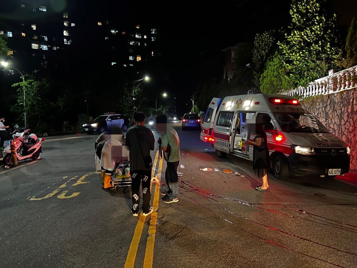 ▲警消獲報到場後，緊急將楊女送往三軍總醫院急救，但其仍在當晚宣告不治。（圖／翻攝畫面）