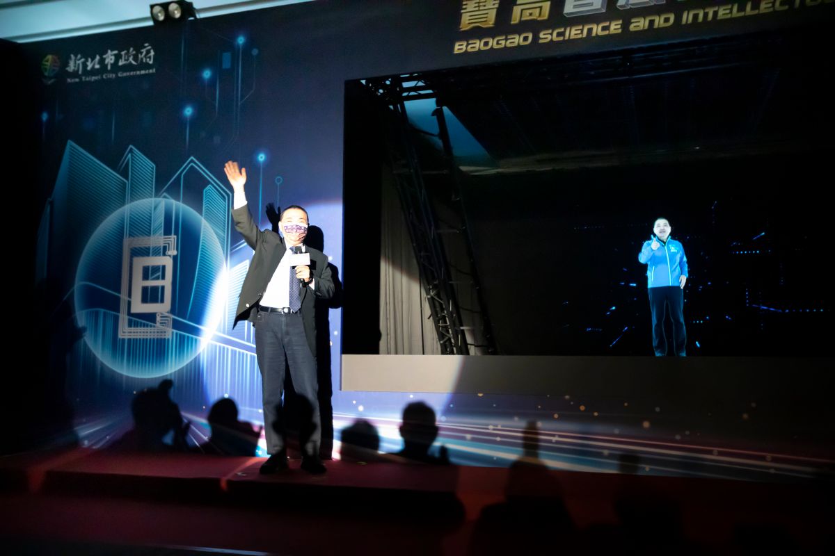 ▲透過全息技術、新北巿長侯友宜數位雙生登場。（圖／資料照片）