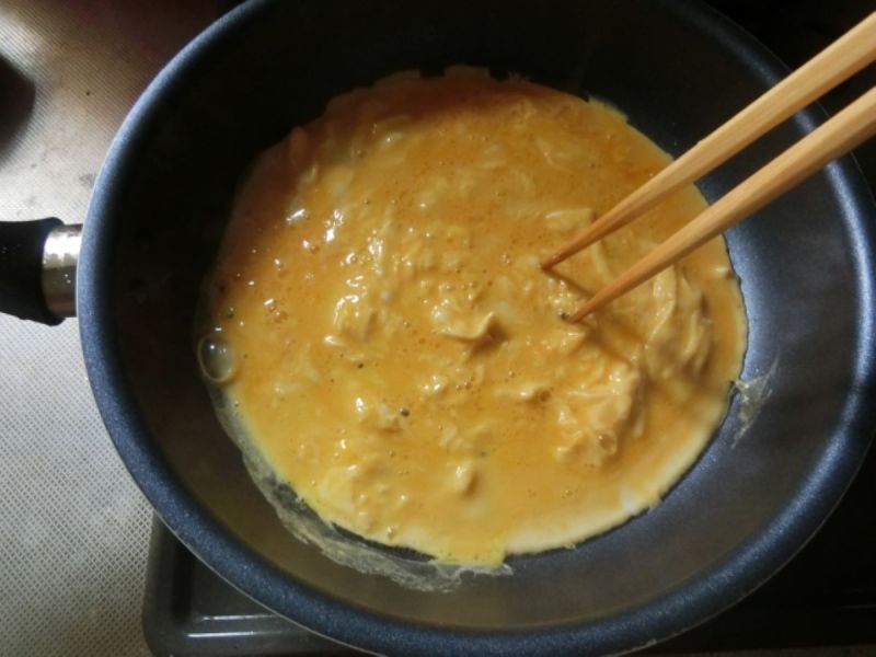 煎蛋不要再放蔥！大廚「一招」滑嫩香甜十足：韓國人教的

