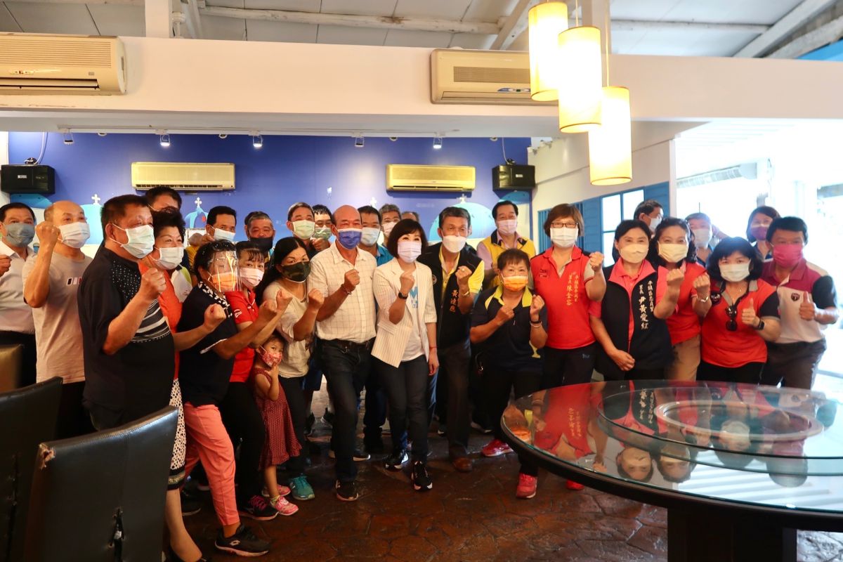 ▲呂玉玲表示，美好的旅程突然被迫中止，她向在場的里長致歉，然而為桃園打拚的心不會停止，她依然會堅守崗位持續奮進。（圖／呂玉玲服務處提供）