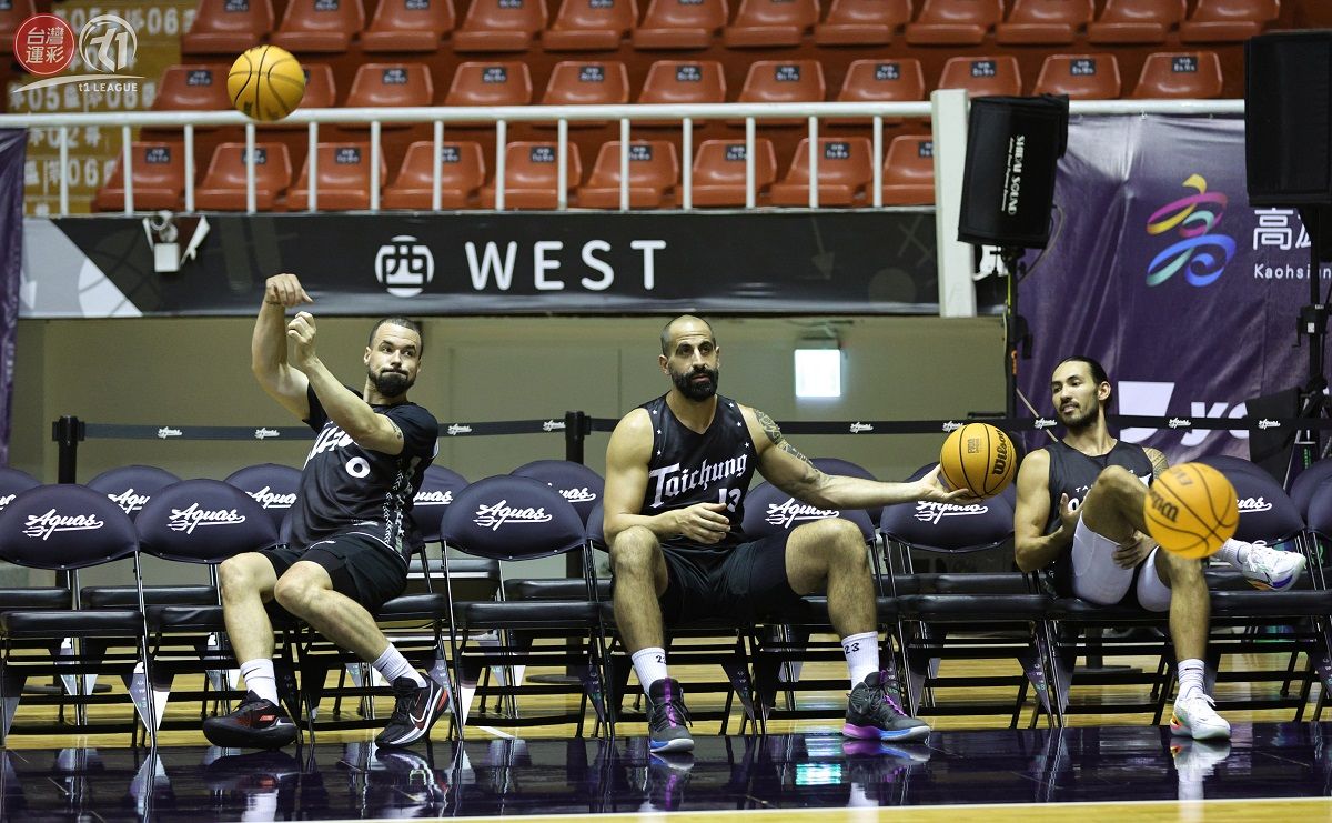 ▲臺中葳格太陽在鳳山體育館練球時，場館沒有冷氣。（圖／T1聯盟提供）