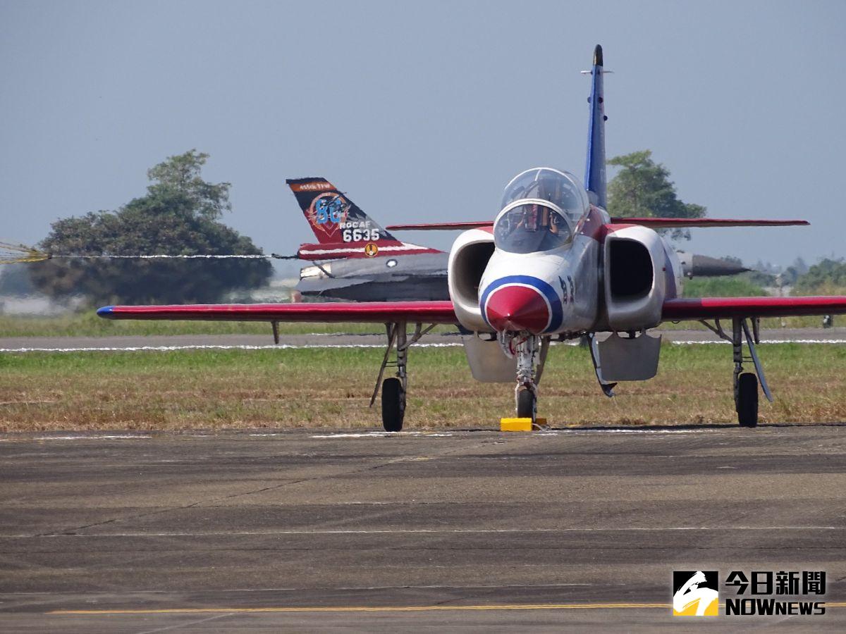 ▲今（31）日早上空軍有一架AT-3教練機在訓練時失事墜毀，飛官不幸殉職。示意圖，照片並非當事飛機。(資料照／記者呂炯昌攝)