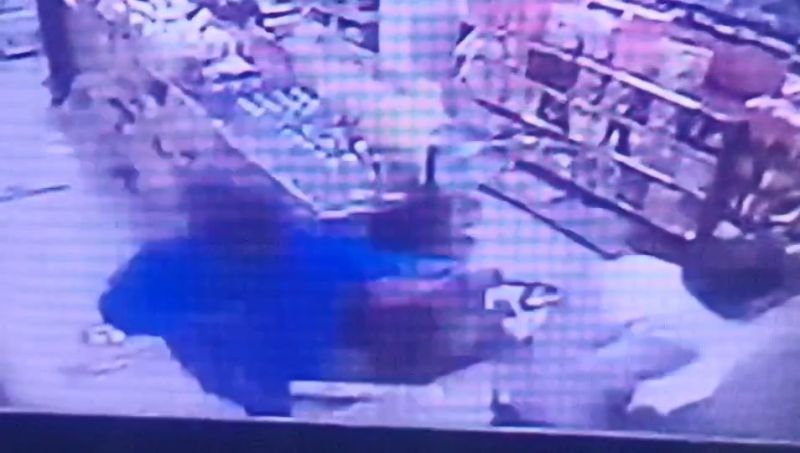 超商店員深夜遭辣椒水、電擊棒攻擊　犯嫌追緝中