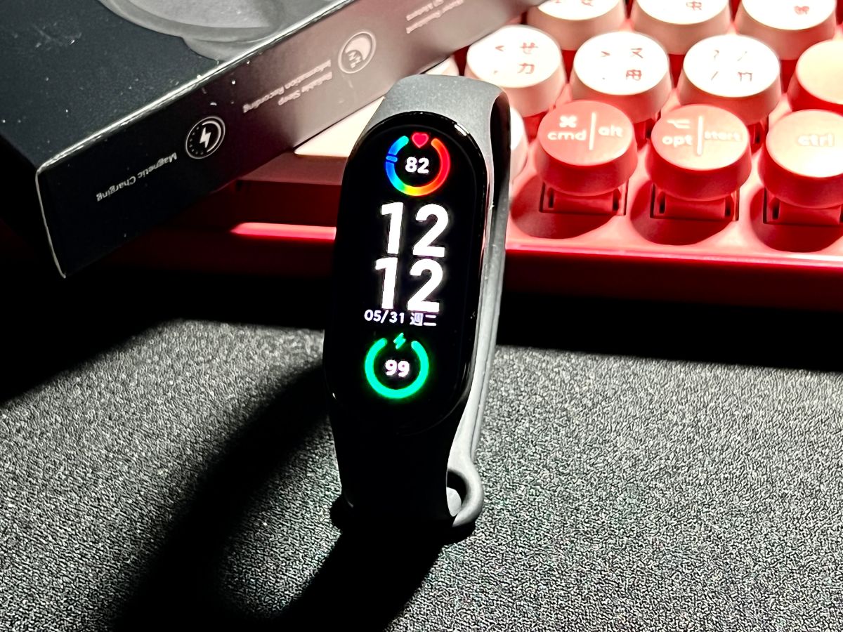 ▲小米將於高雄開幕岡山店，6/25首2日推出排隊優惠， 最新的小米手環7加1元多1件。 (圖／記者周淑萍攝)