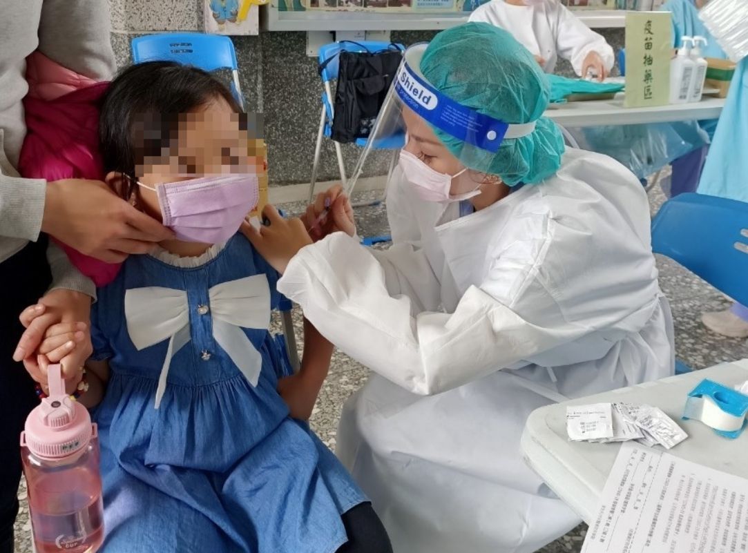 ▲擬縮短接種時間？兒童疫苗第二劑，陳時中：考慮間隔8週。（圖／翻攝畫面）