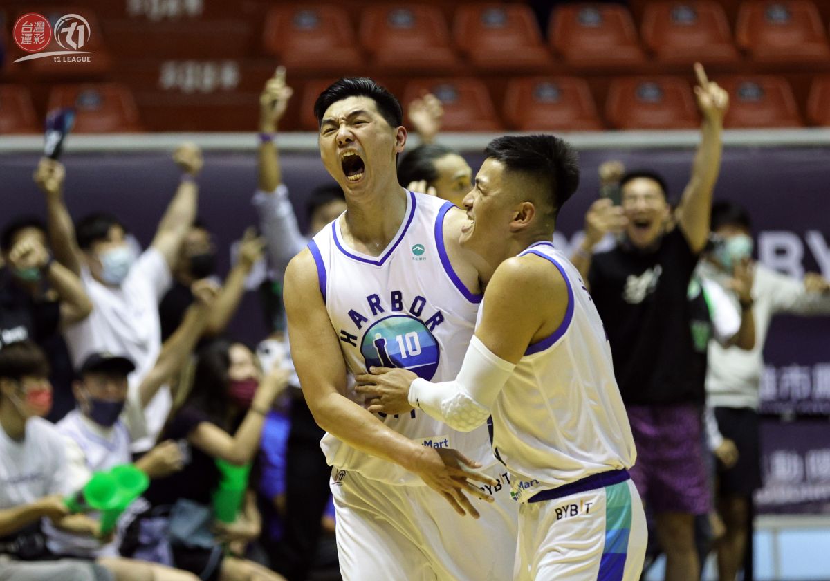 ▲高雄全家海神胡瓏貿投進致勝三分。（圖／ 台灣運彩xT1聯盟提供）