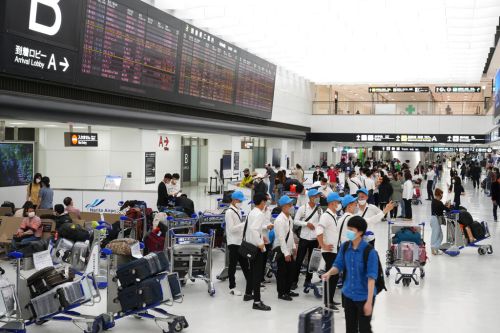 又一台男在日本被捕！成田機場開白牌車　違法載外國客
